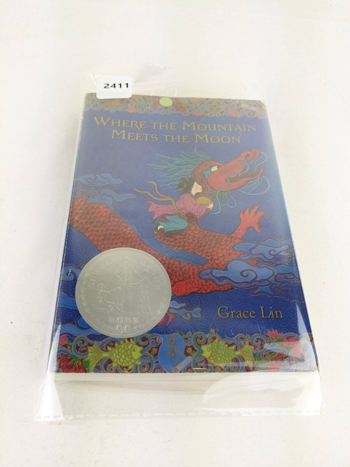 Where the mountain meets the moon by Grace Lin 2011