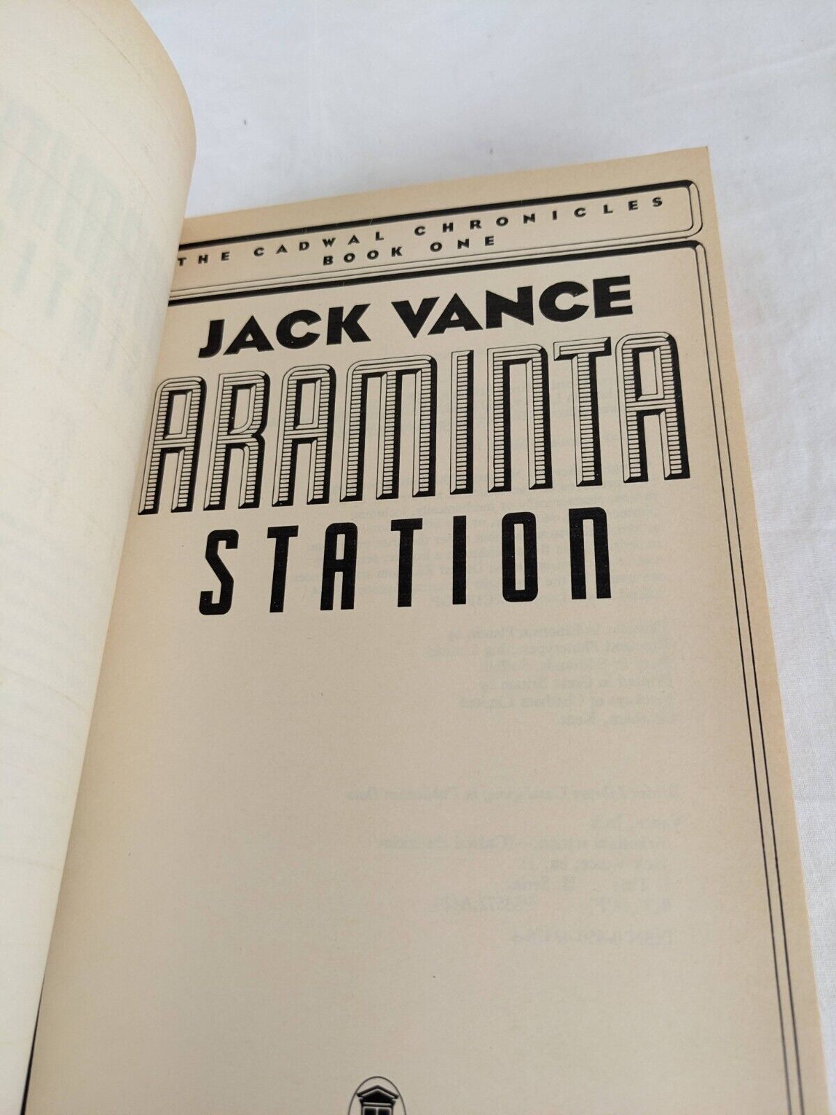 Araminta station by Jack Vance 1988 Cadwal chronicles