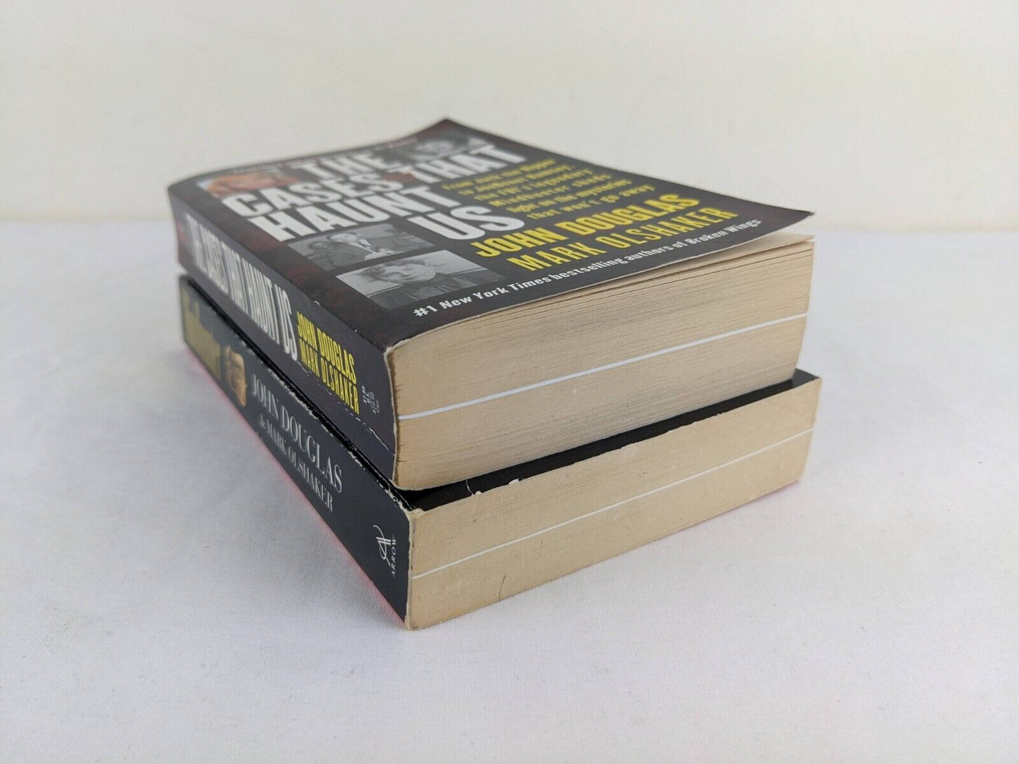 Mindhunter / cases that haunt us by John Douglas & Mark Olshaker 1997