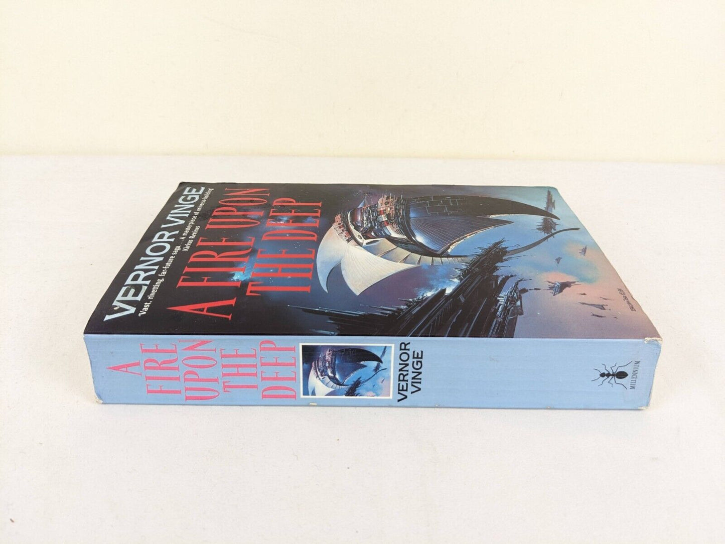 A fire upon the deep by Vernor Vinge 1992 Large Trade Paperback