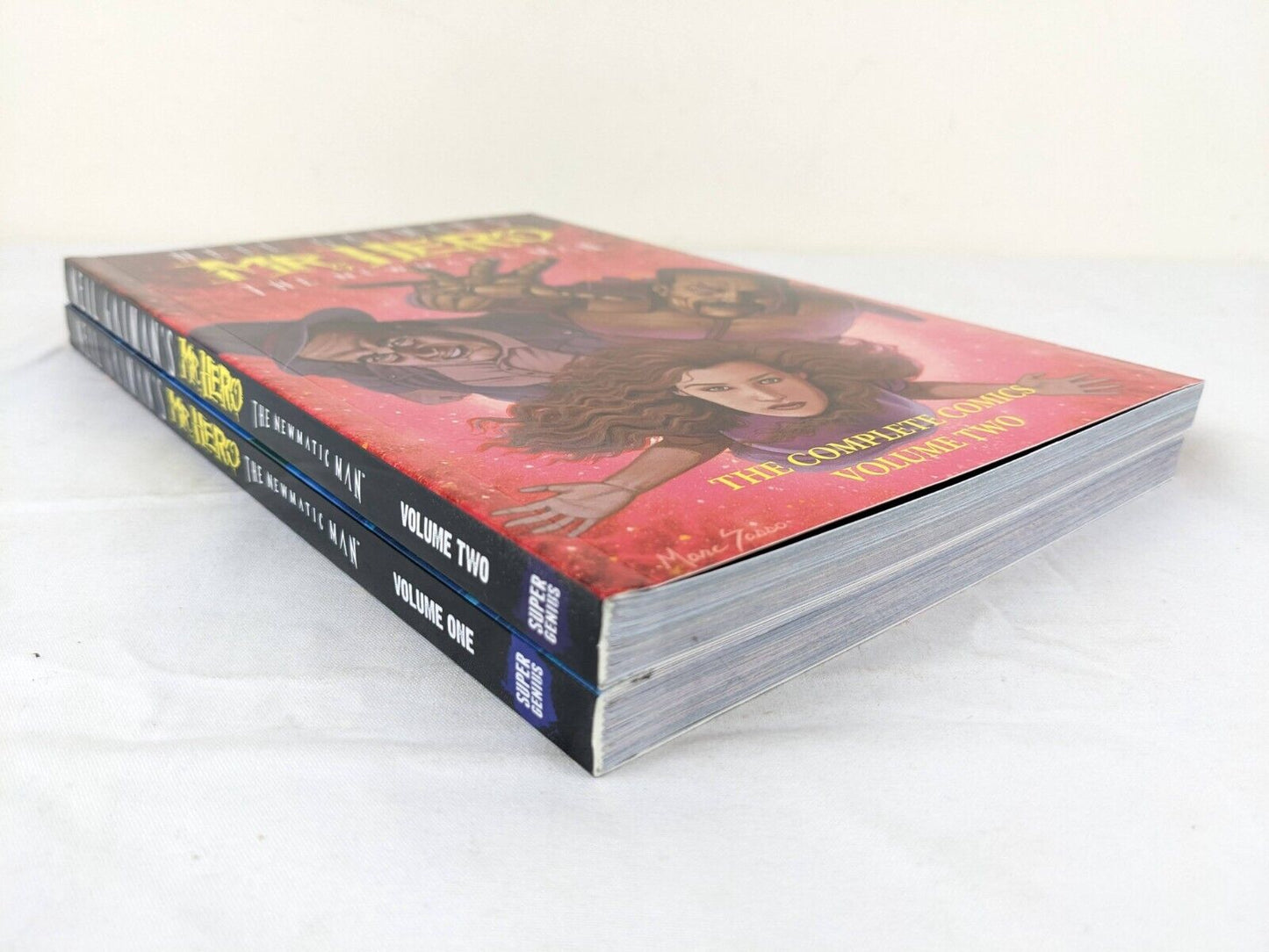 neil Gaiman - Mr. Hero the newmatic man complete comics in two volumes box set