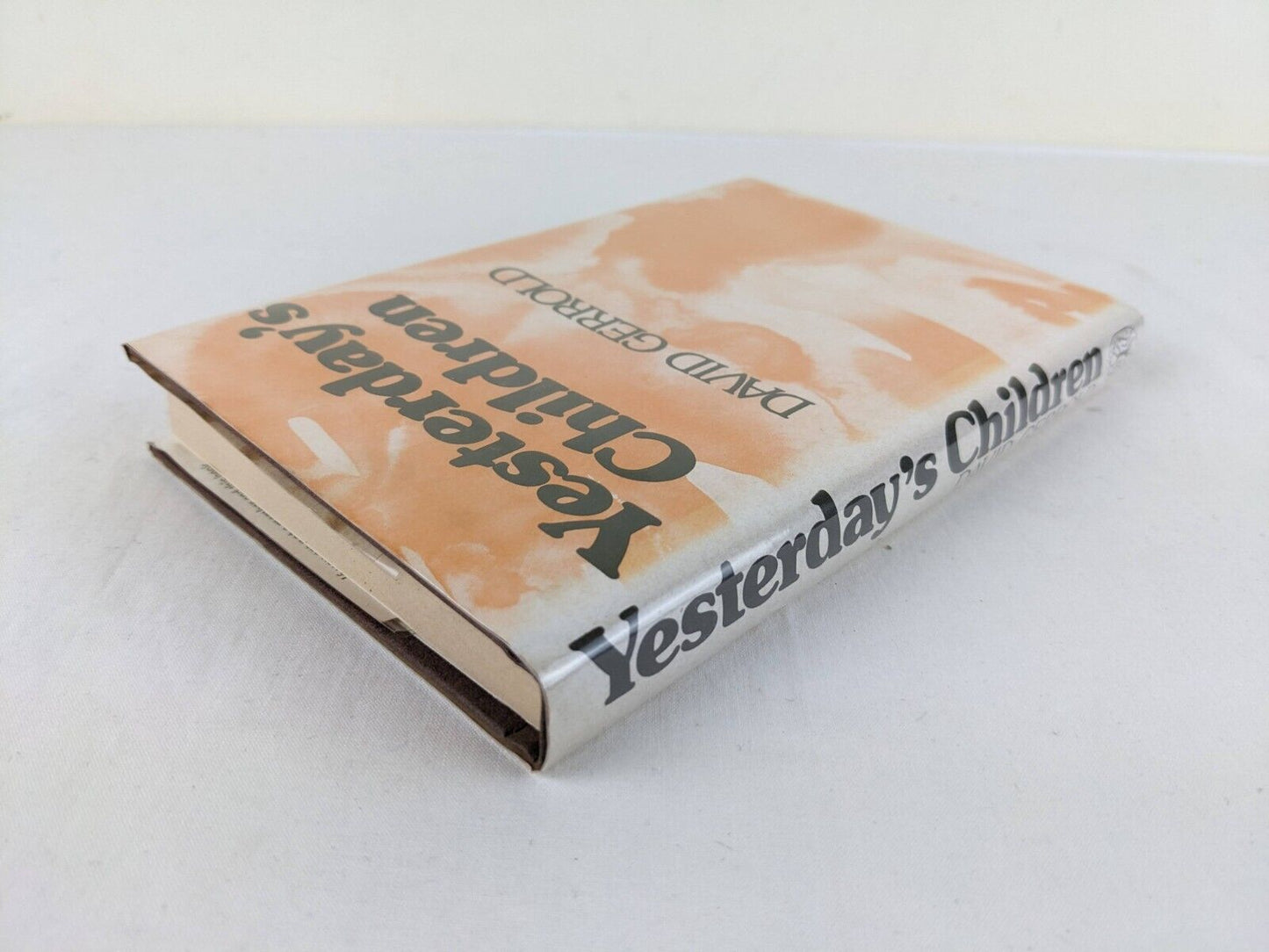 Yesterday's children by David Gerrold 1975 Hardcover Reader's Union