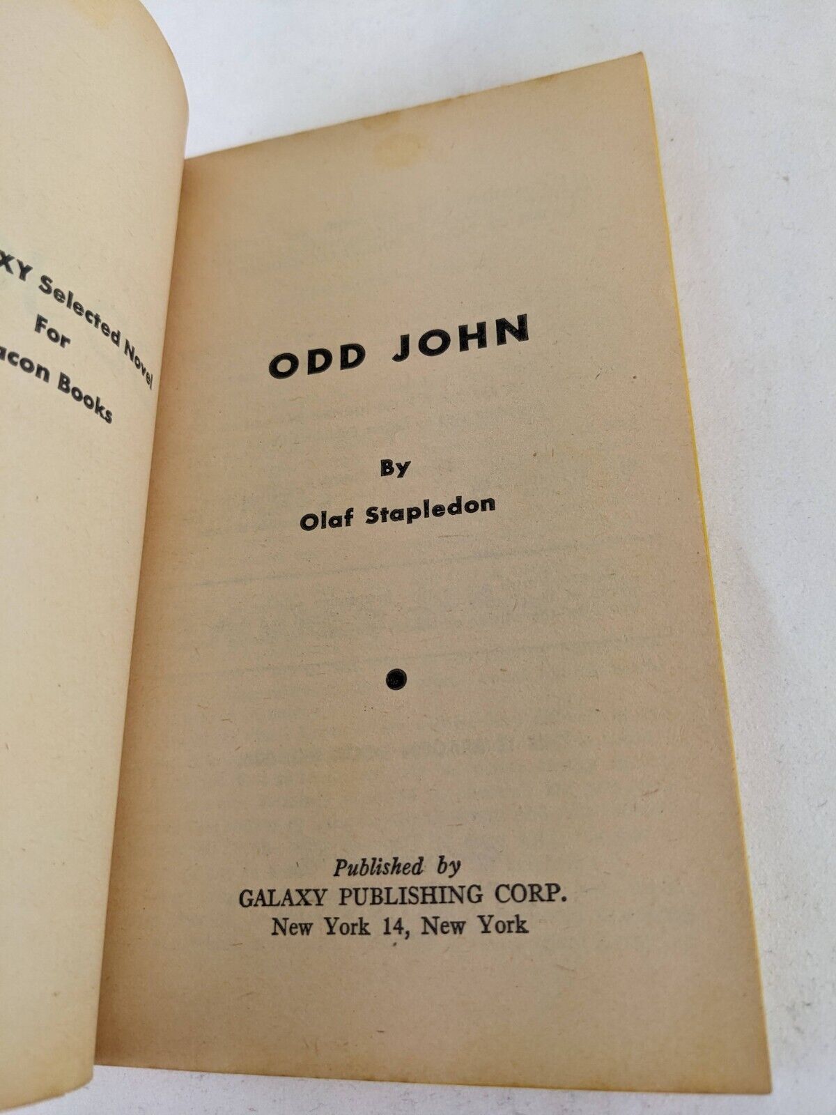 Odd John by Olaf Stapledon 1959 - Galaxy Beacon - Sleaze Pulp Science Fiction