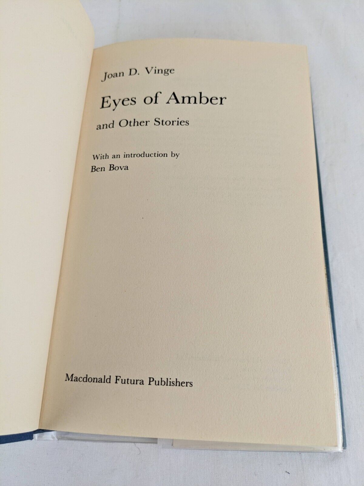 Eyes of Amber by Joan D. Vinge 1981 Hardcover