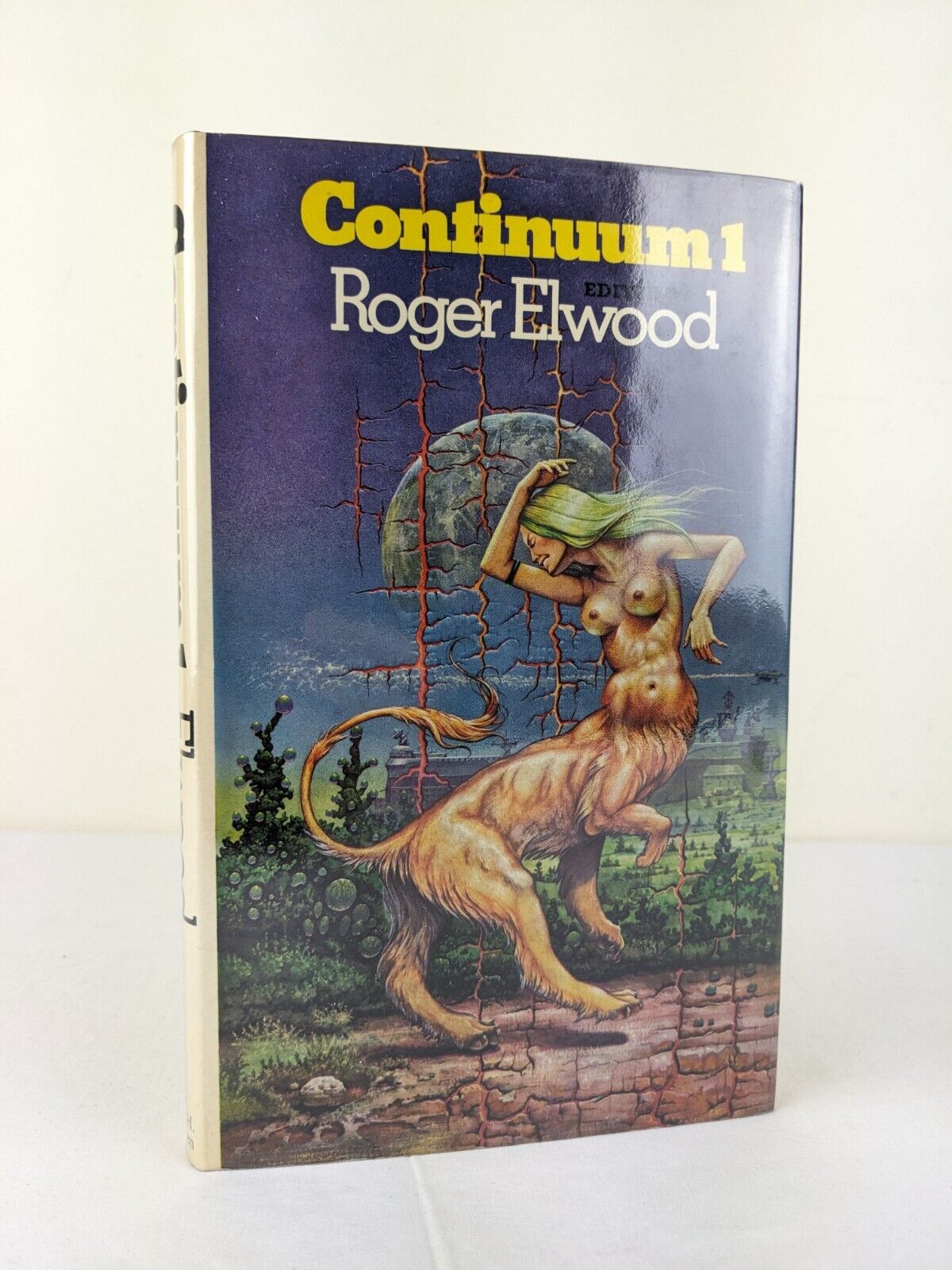 Continuum 1 - Roger Elwood hardcover 1975 Koontz McCaffrey Wolfe Farmer Anderson