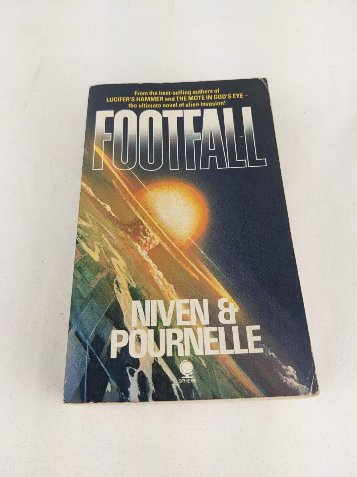 Footfall by Larry Niven & Jerry Pournelle 1985