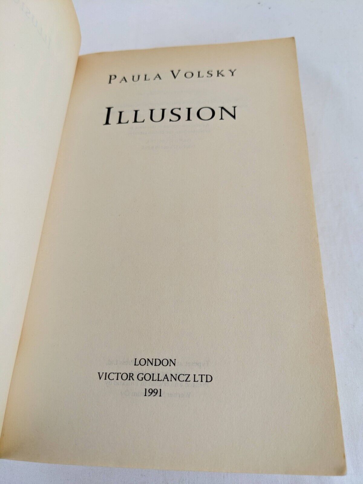 Illusion by Paula Volsky 1991 Victor Gollancz Science Fiction