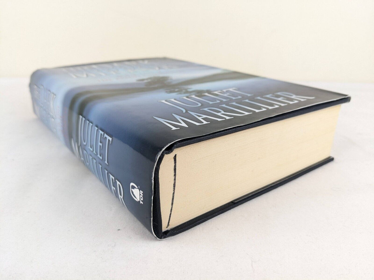 The dark mirror by Juliet Marillier 2004 Hardcover Bridei Chronicles RARE HC