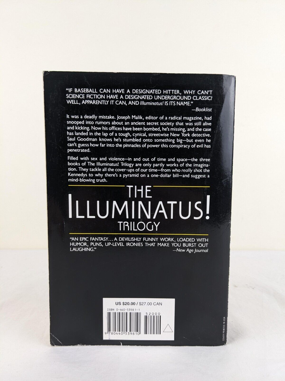 illuminatus! trilogy by Robert Shea & Robert Anton Wilson 1988 Eye, Apple Leviat