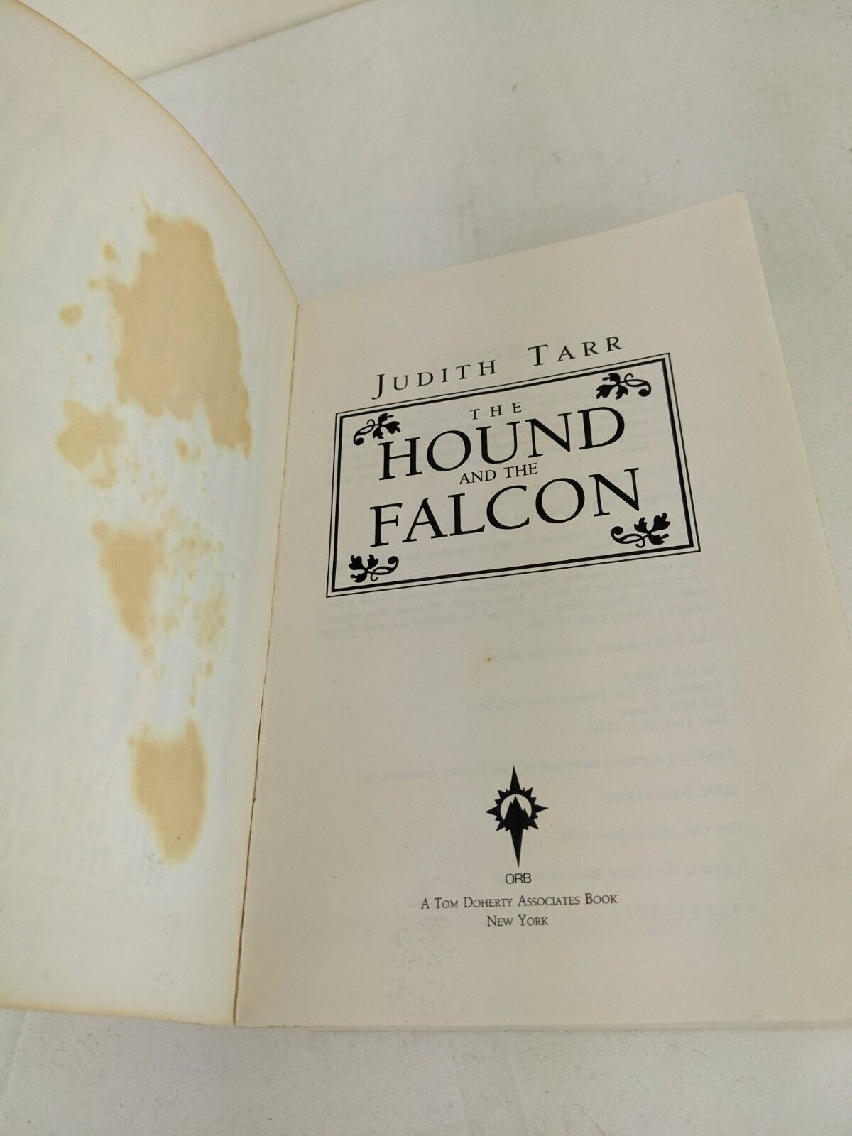 The hound and the falcon trilogy by Judith Tarr 1993 Isle, Horn & Hounds