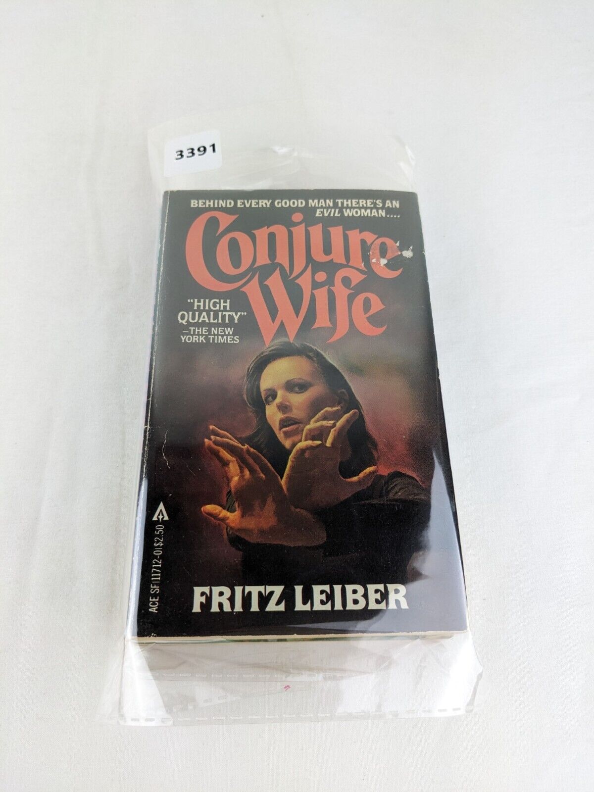 Conjure wife & Our lady of darkness by Fritz Leiber 1978