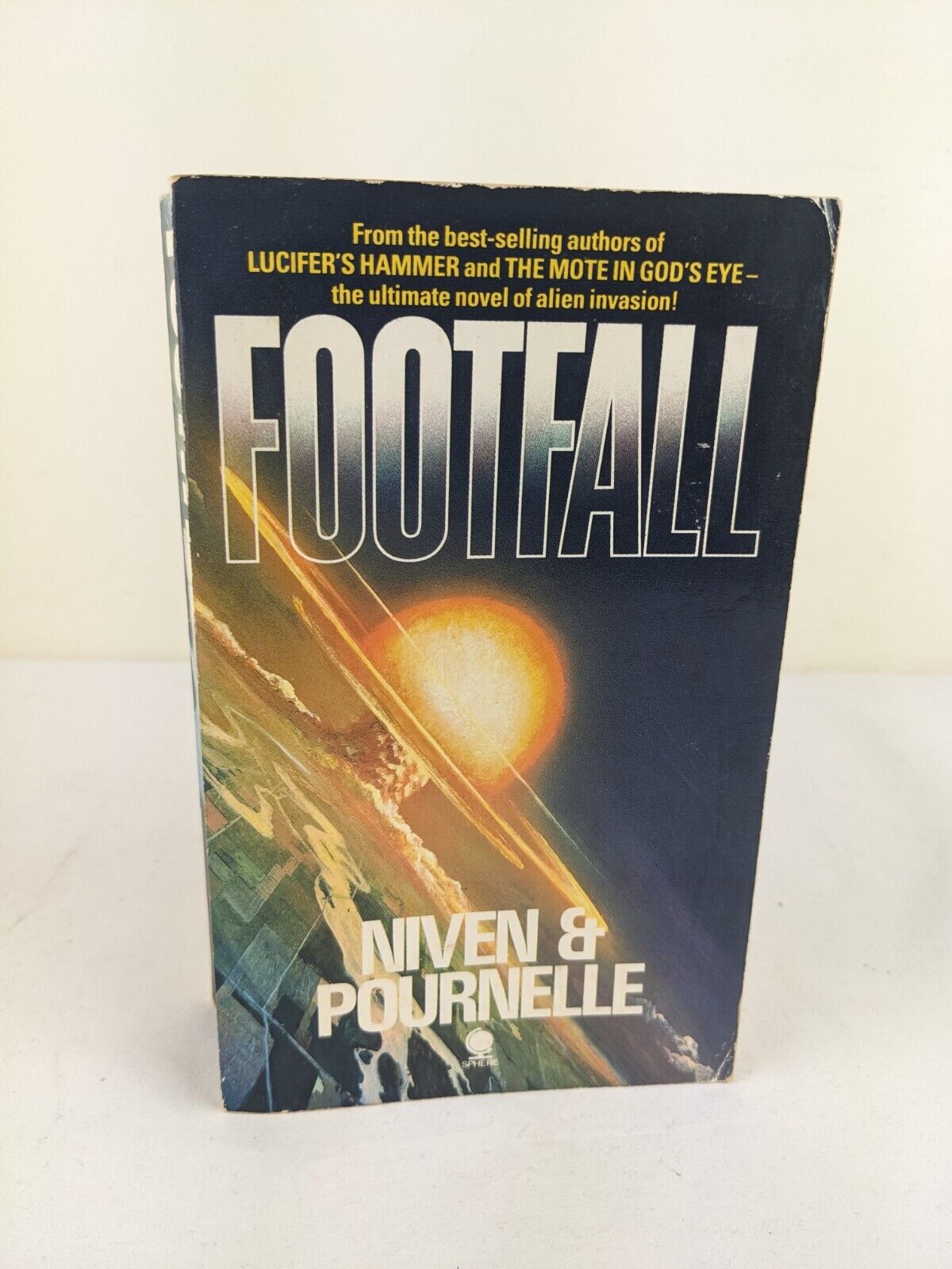 Footfall by Larry Niven & Jerry Pournelle 1985