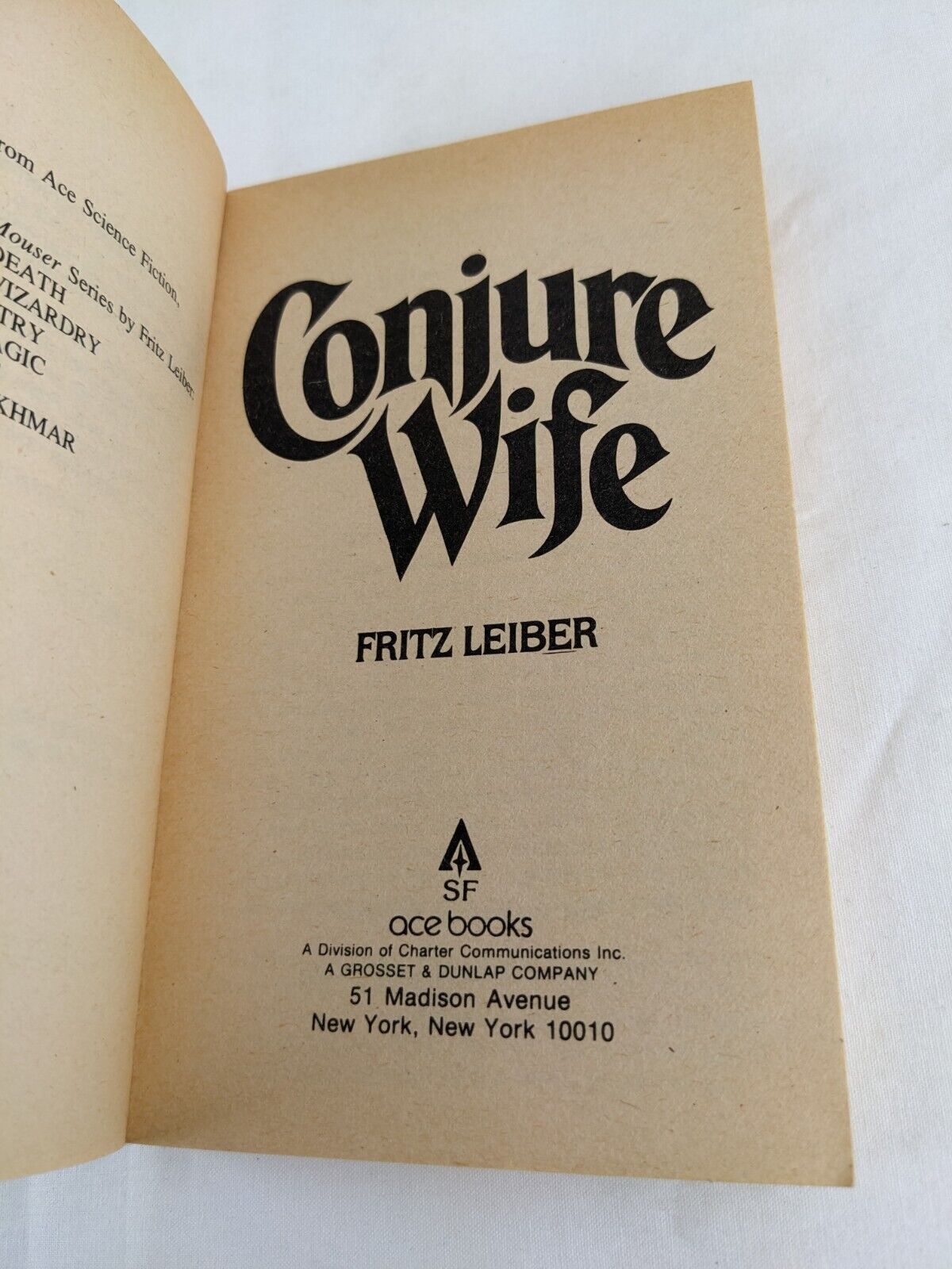 Conjure wife & Our lady of darkness by Fritz Leiber 1978