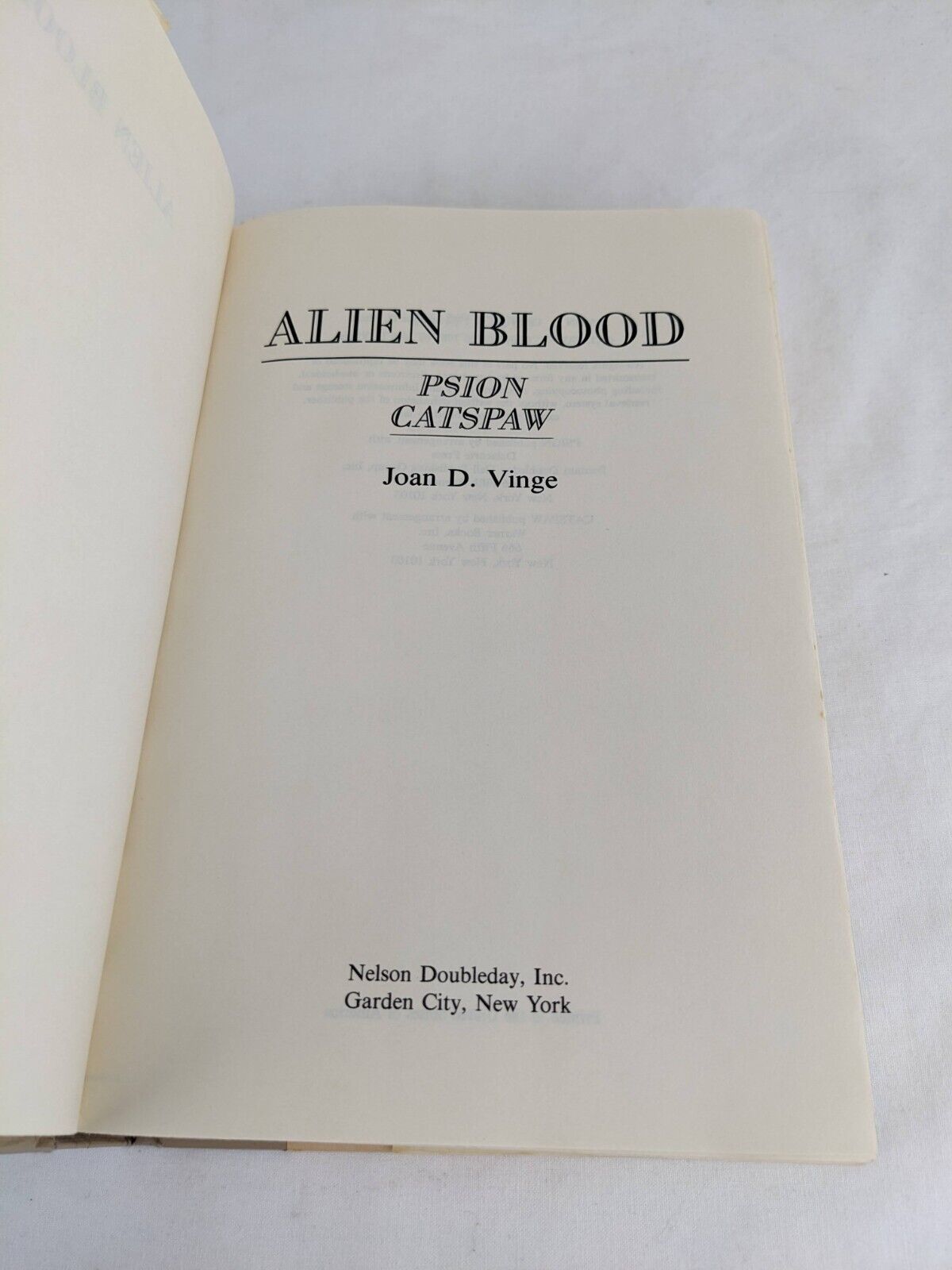 Alien Blood: Psion & Catspaw by Joan D. Vinge 1988 Hardcover