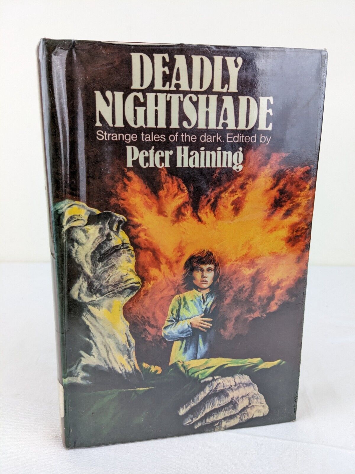 Deadly nightshade: Strange tales of the dark edited by Peter Haining HC 1977