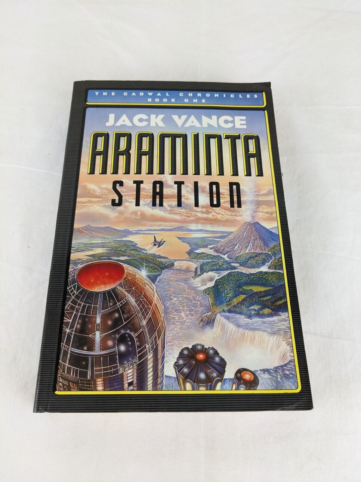 Araminta station by Jack Vance 1988 Cadwal chronicles