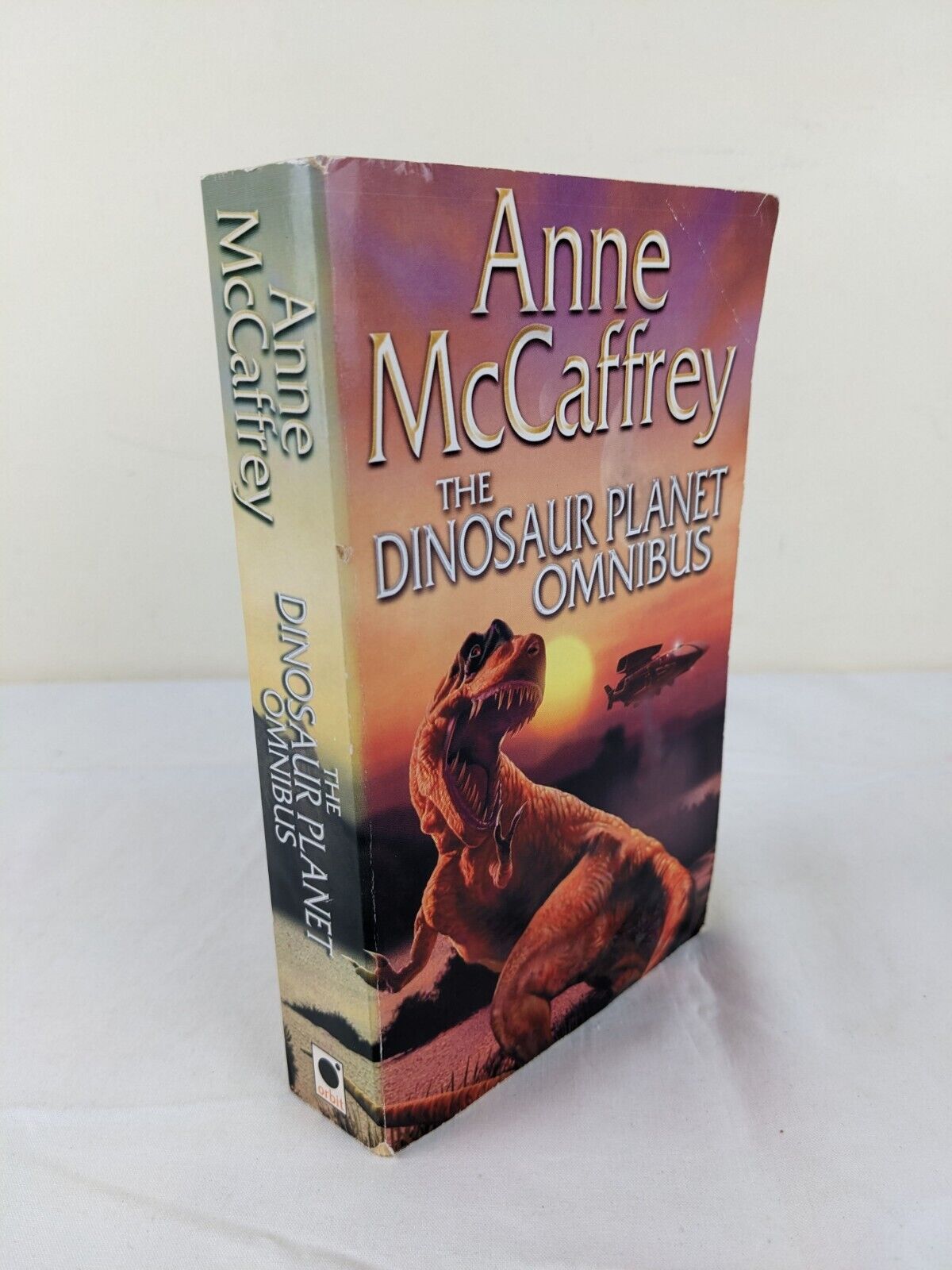 The dinosaur planet omnibus ( 1 & 2) by Anne McCaffrey 2002