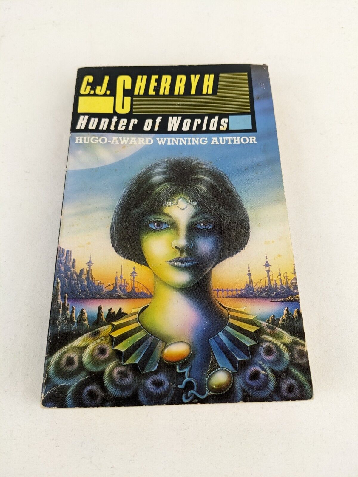 Hunter of worlds by C.J. Cherryh 1990 Hanan Rebellion