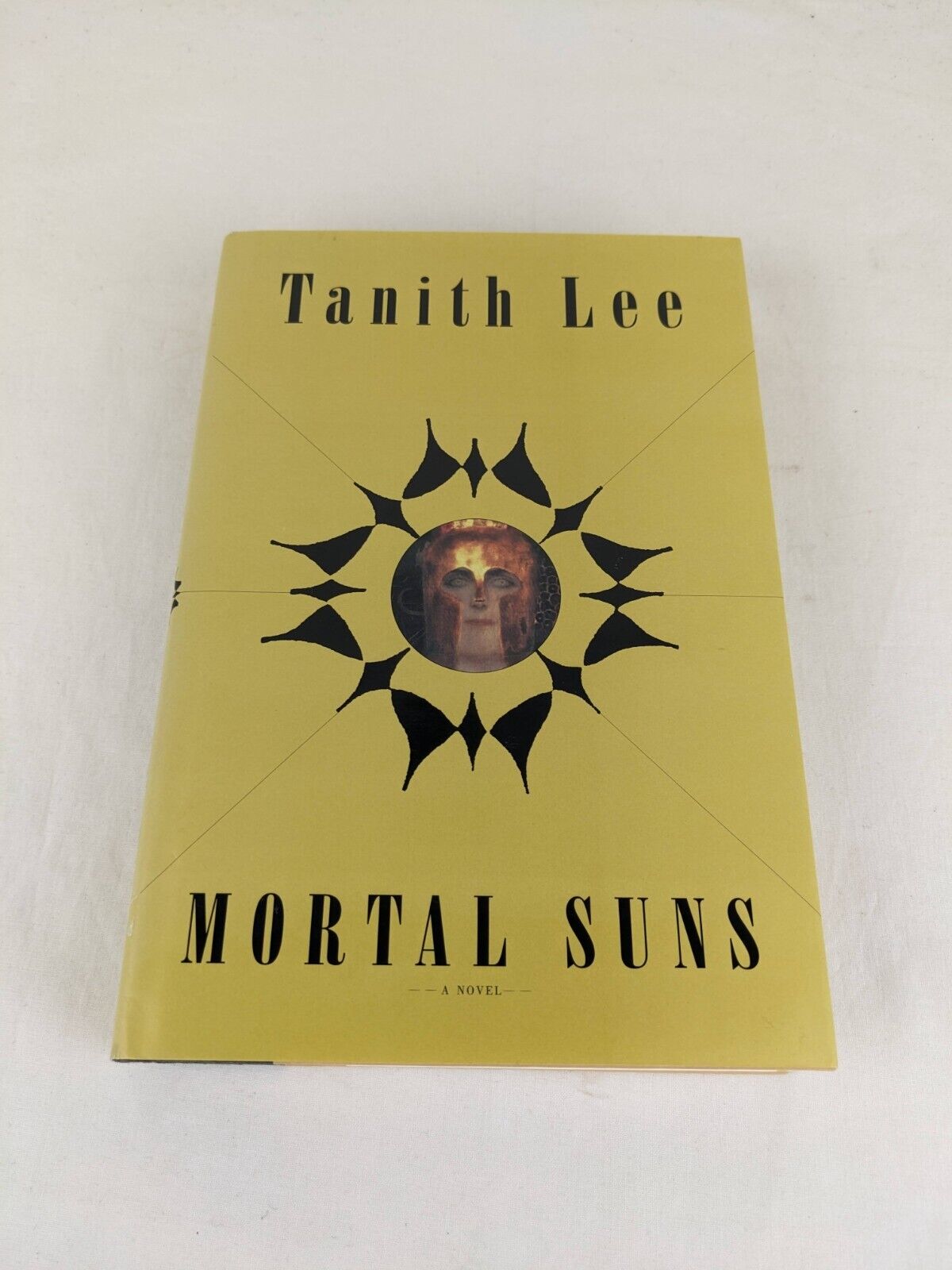 Mortal suns by Tanith Lee 2003 Hardcover First Edition