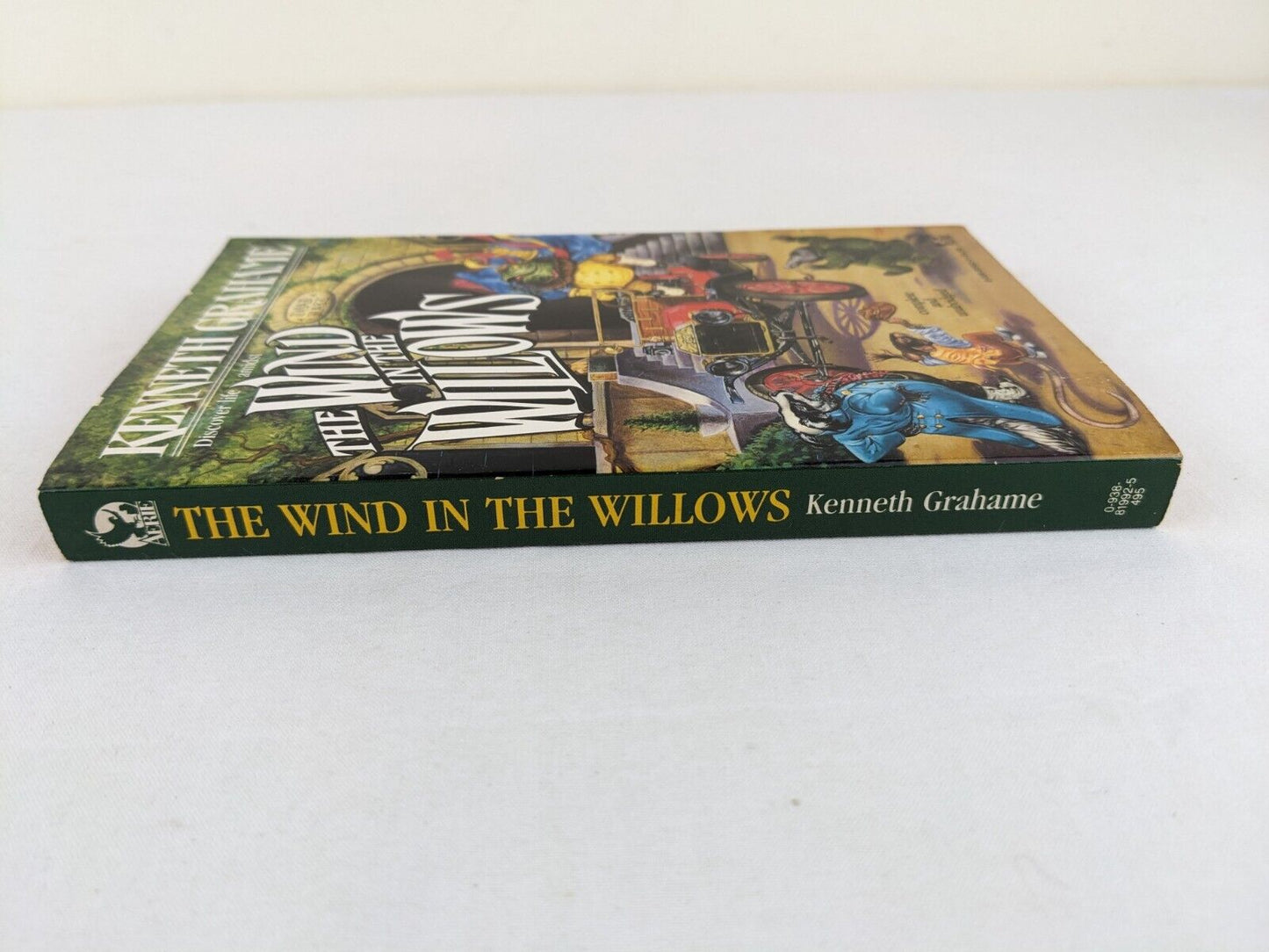 The wind in the willows by Kenneth Grahame 1988