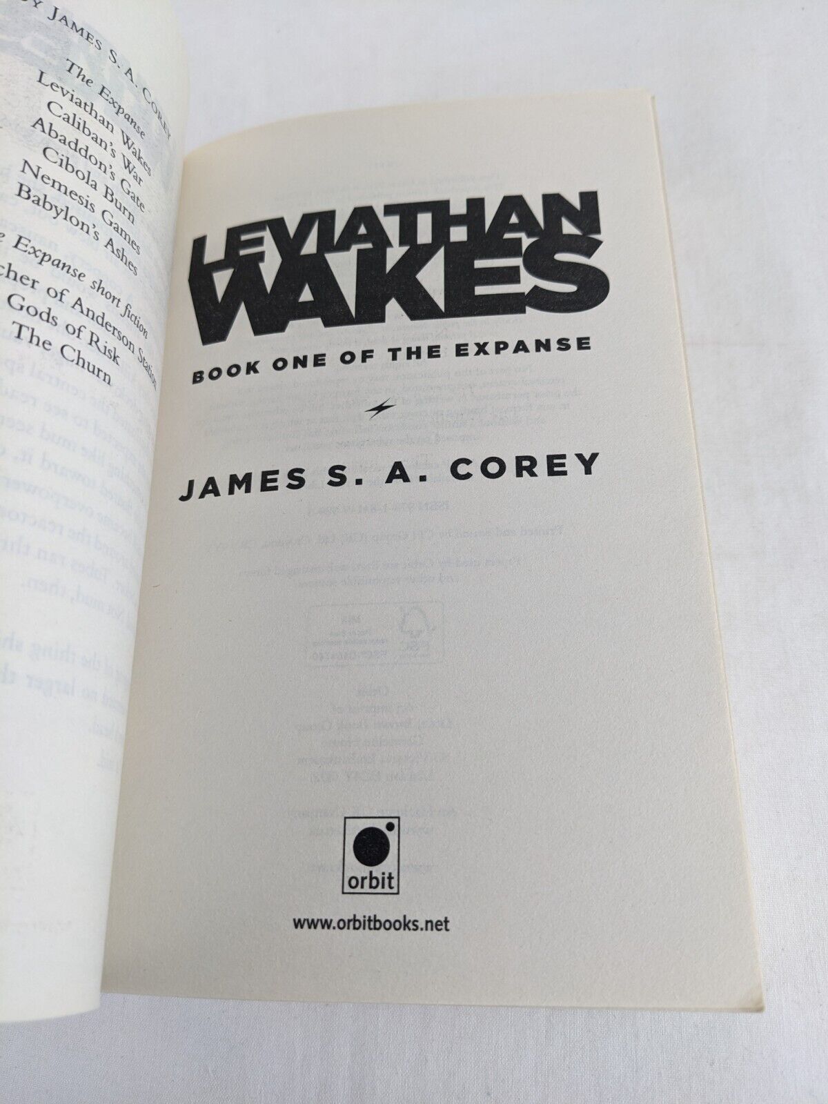 Leviathan Wakes by James S. A. Corey 2012 The Expanse