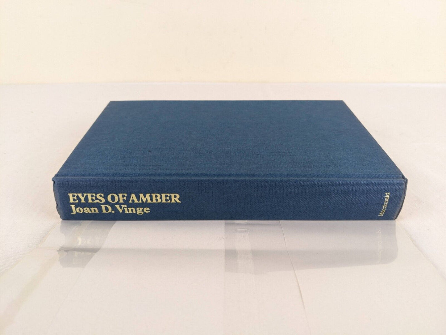 Eyes of Amber by Joan D. Vinge 1981 Hardcover