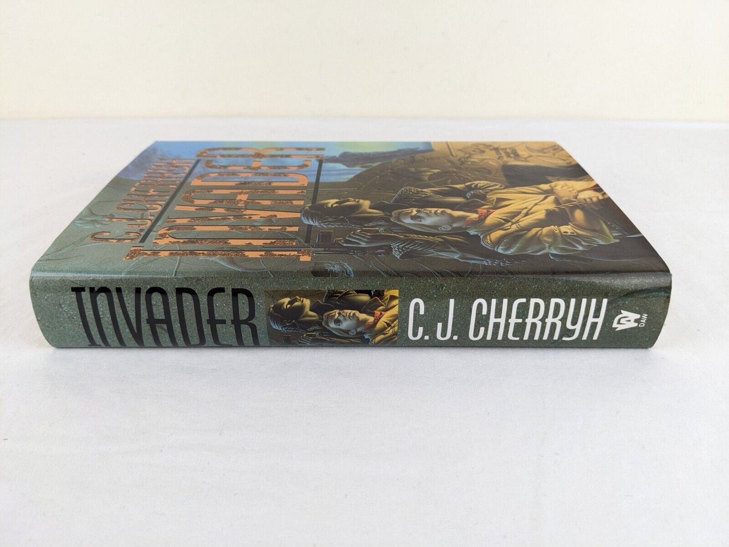 Invader by C.J. Cherryh 1995 Hardcover US First Edition - Foreigner 2