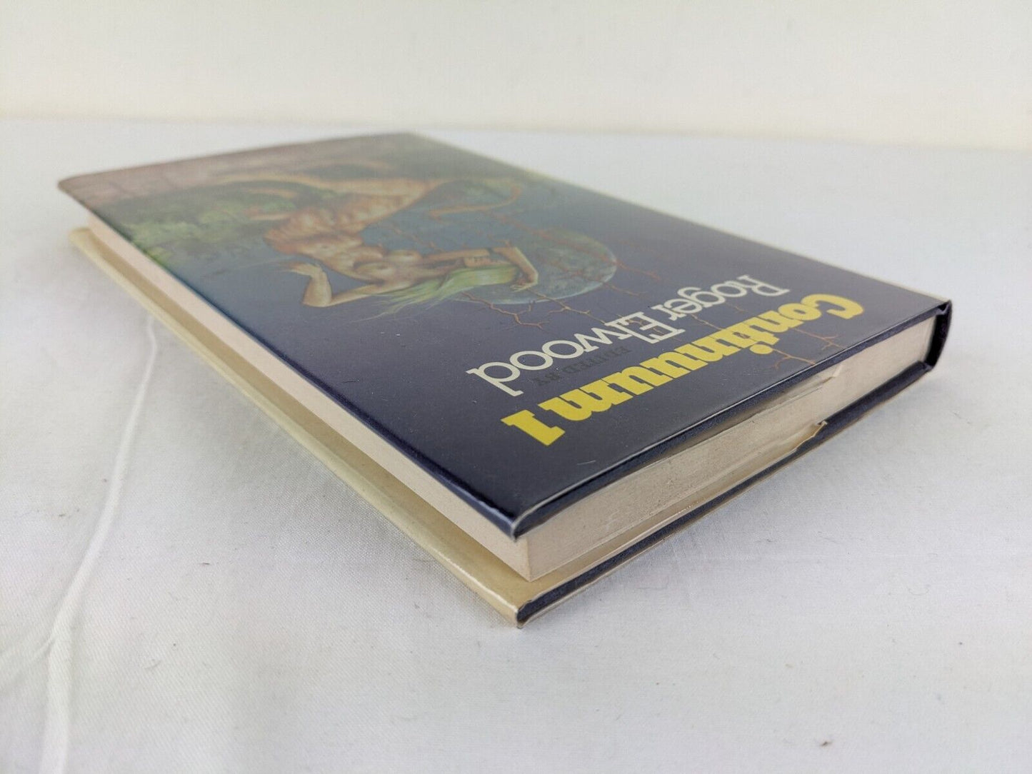 Continuum 1 - Roger Elwood hardcover 1975 Koontz McCaffrey Wolfe Farmer Anderson