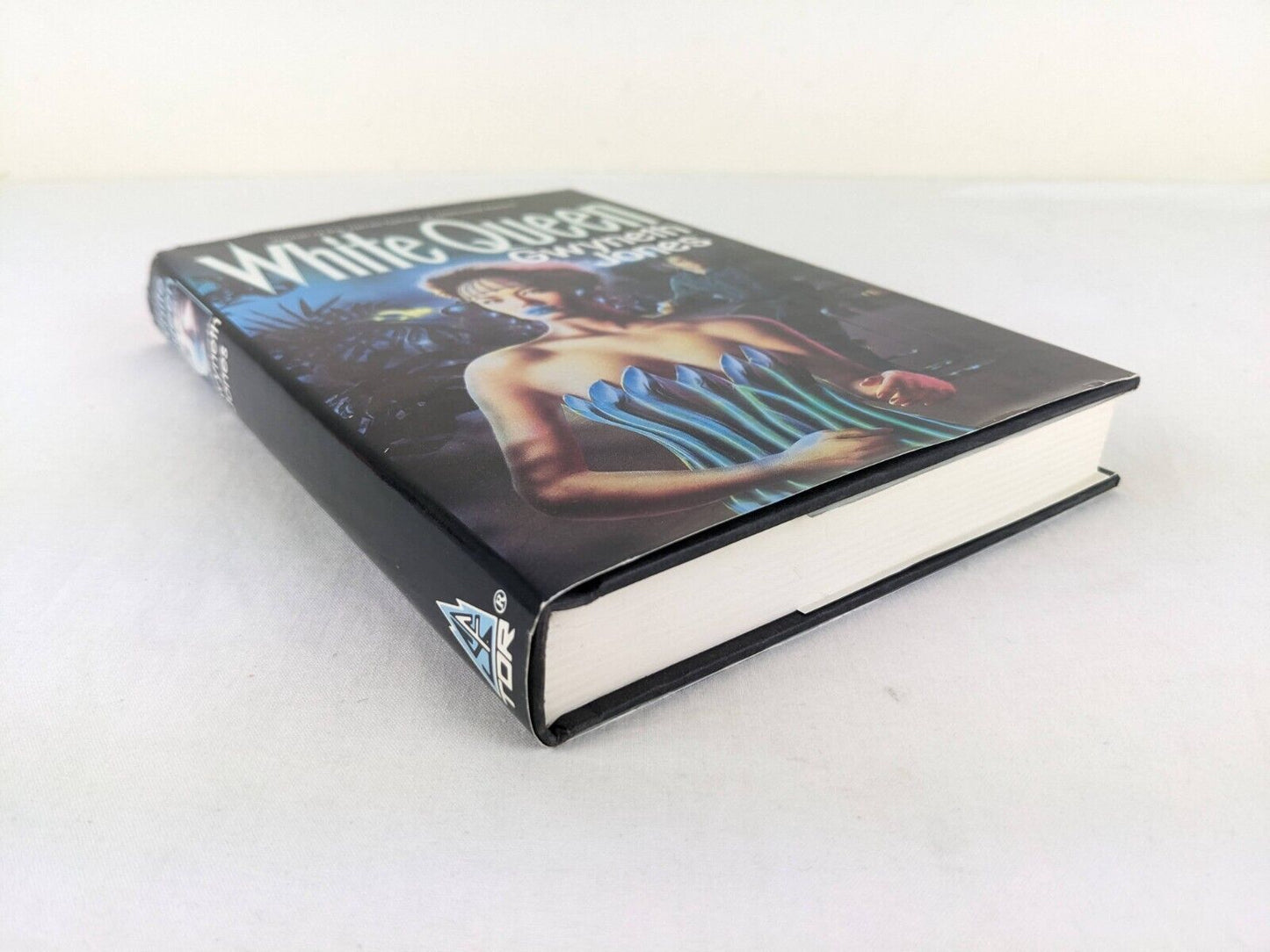 White Queen by Gwyneth Jones 1993 Hardcover First Edition