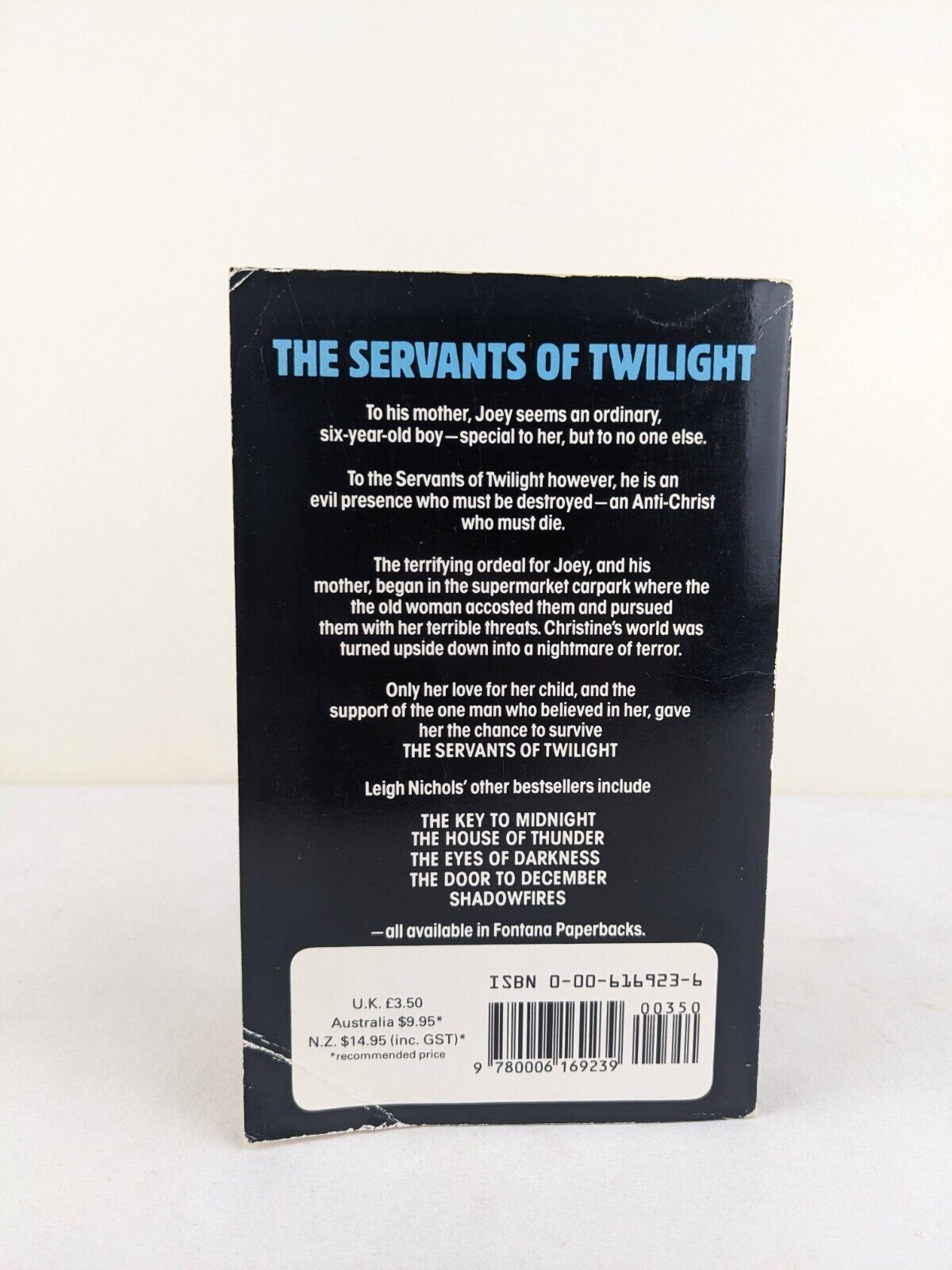 The servants of twilight by Leigh Nichols 1988 Fontana Horror