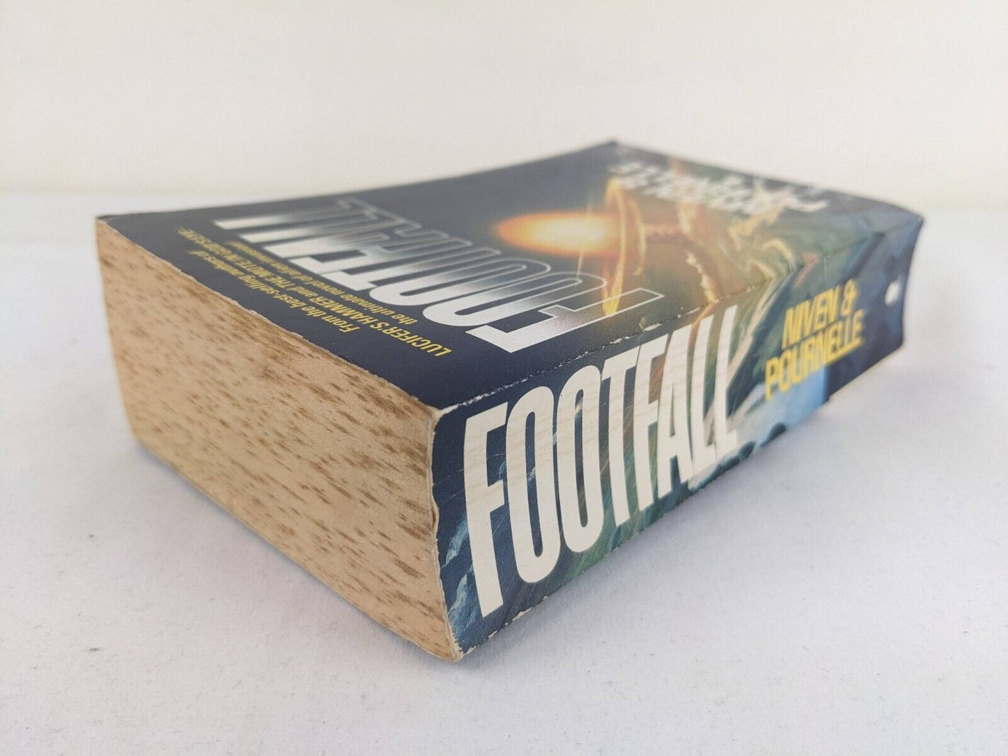 Footfall by Larry Niven & Jerry Pournelle 1985