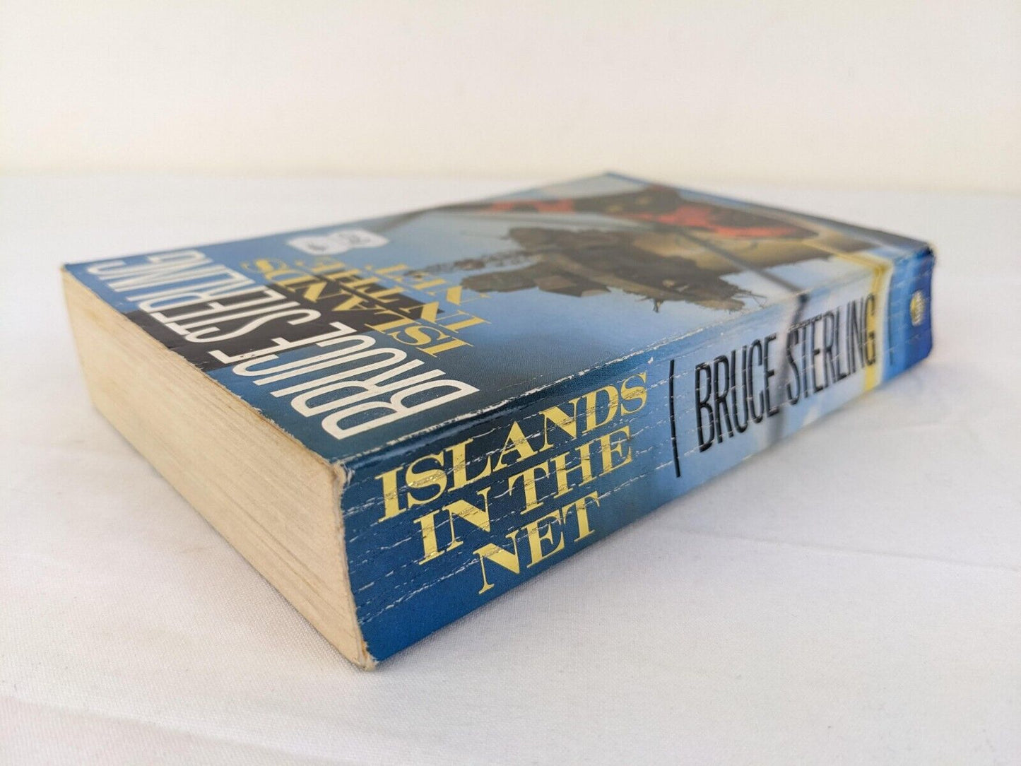 Islands in the Net by Bruce Sterling 1989 legend edition