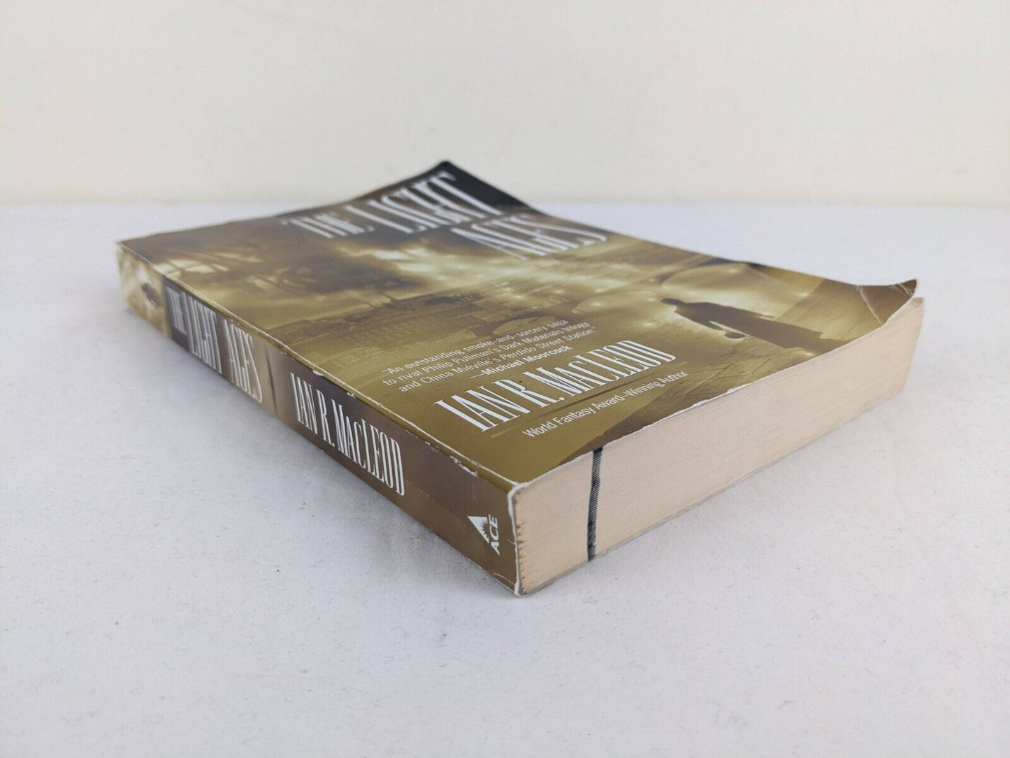 The light ages by Ian R. MacLeod 2004