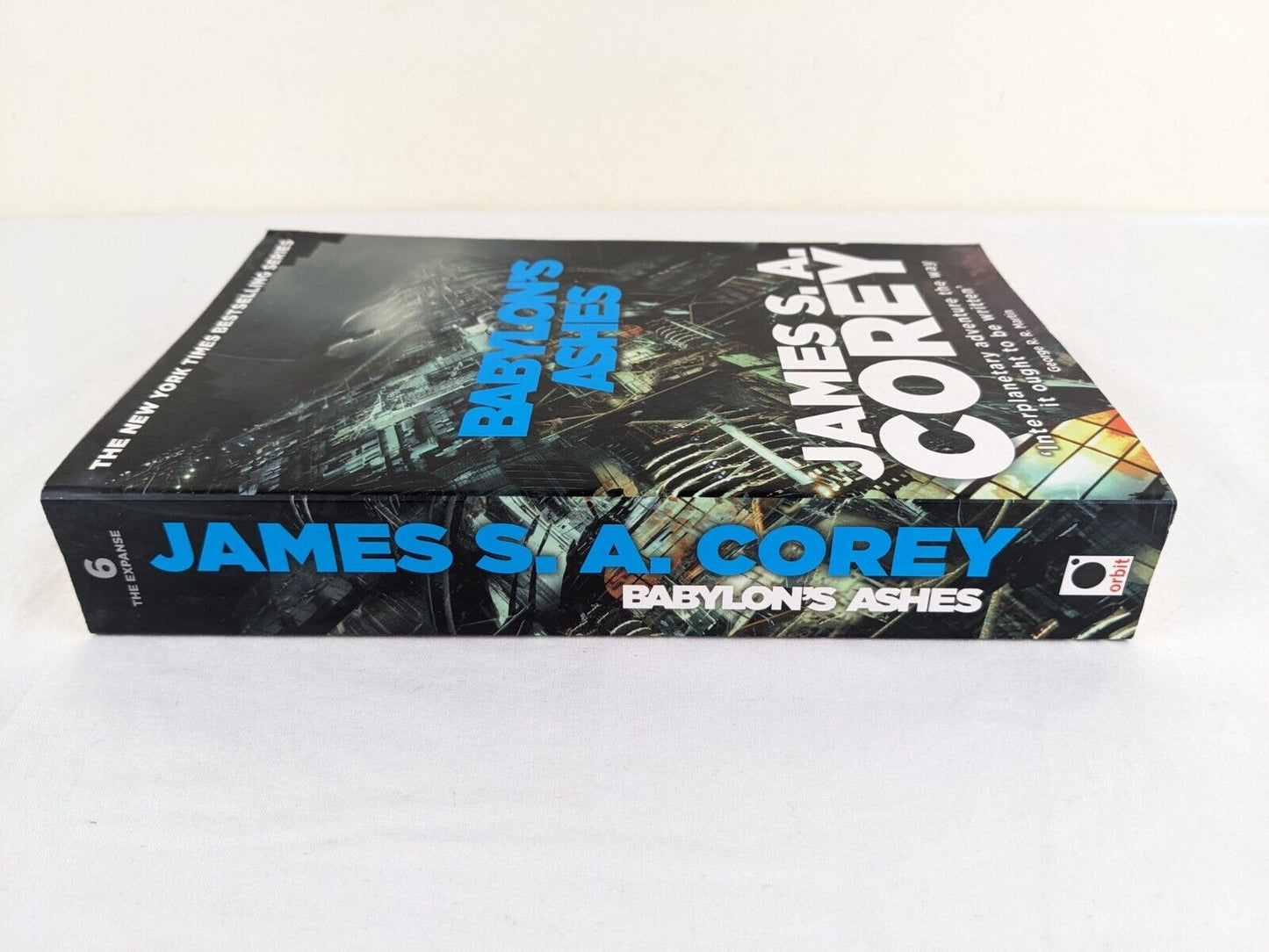 Babylon's ashes by James S. A. Corey 2016 The Expanse Large Paperback