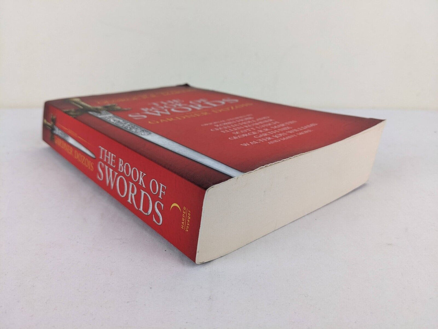 The book of swords edited by Gardner Dozois 2017 Martin, Hobb, Nix, Williams etc