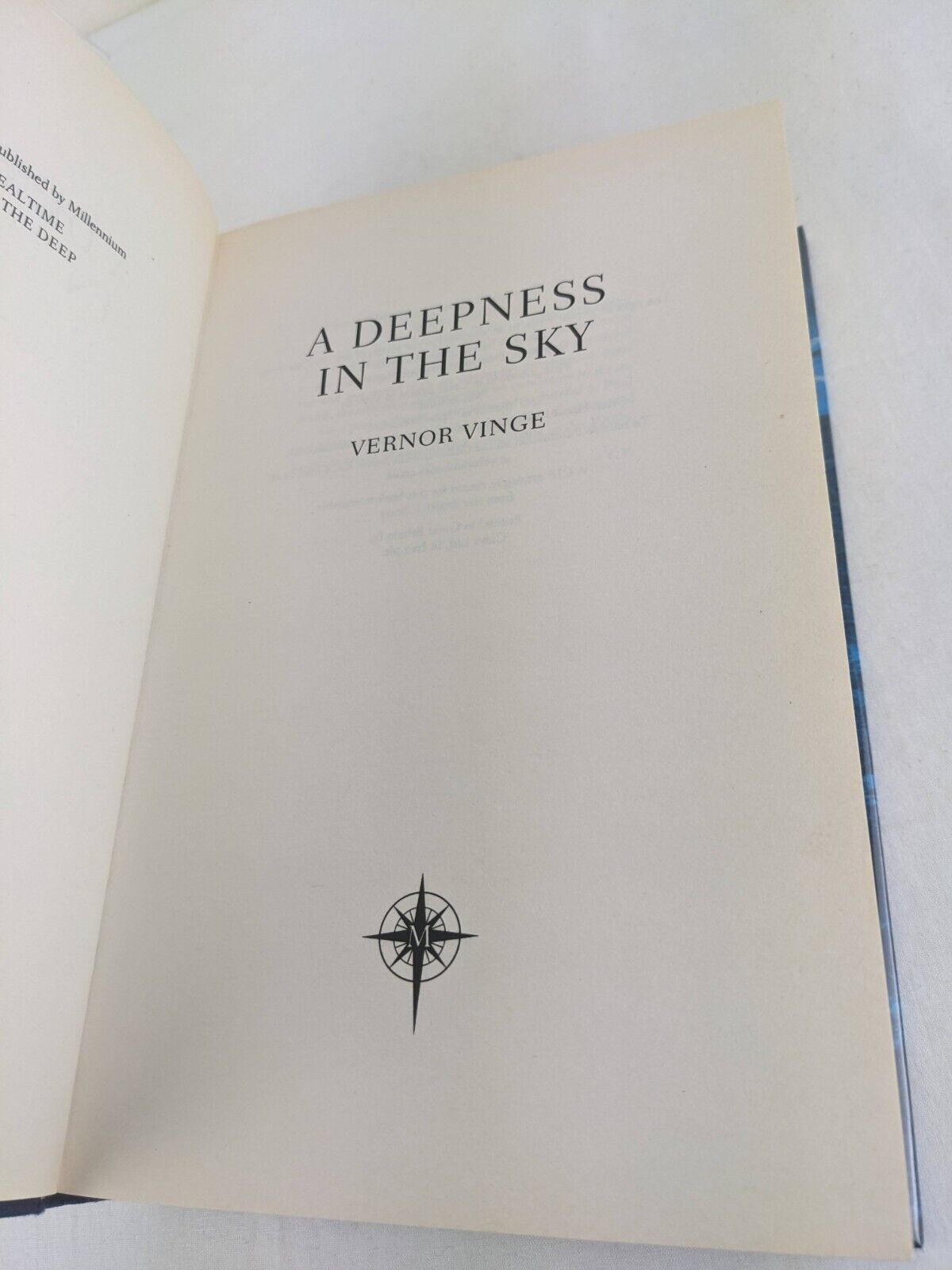 A deepness in the sky by Vernor Vinge 1999 Hardcover Zones of Thought