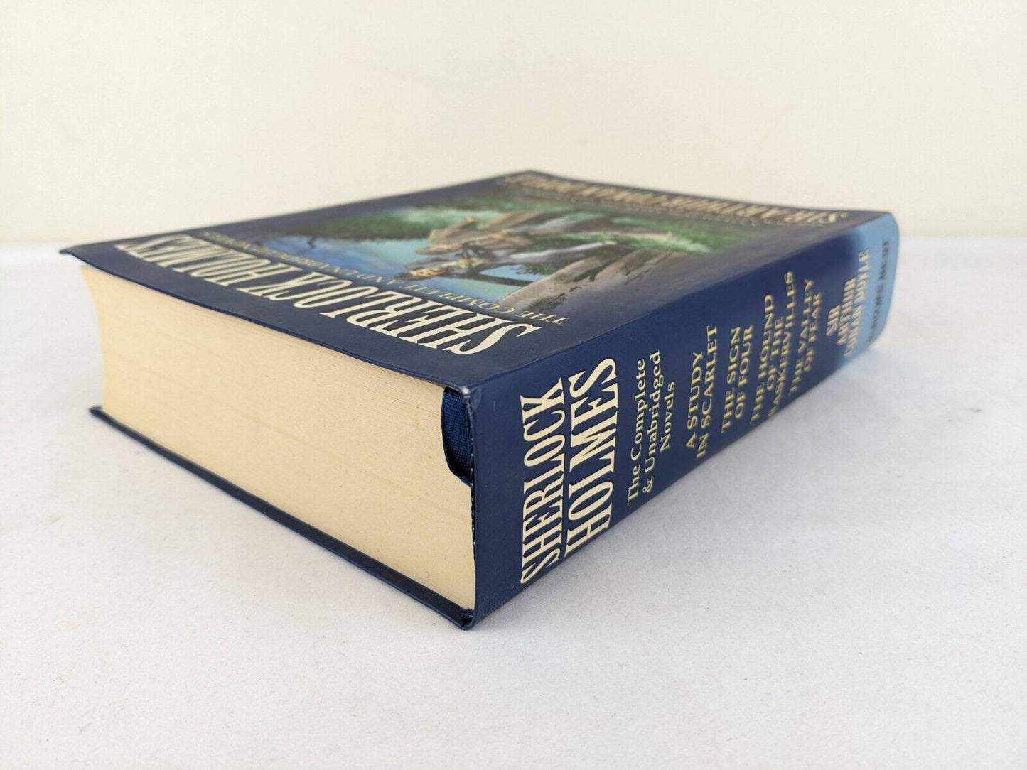 Sherlock Holmes, complete & unabridged by Sir Anthony Conan Doyle 2009
