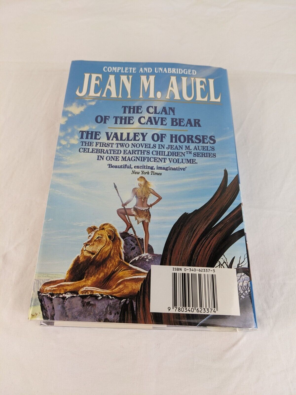 Cave bear & Valley of horses by Jean M. Auel 1994 Hardcover - Earth's children