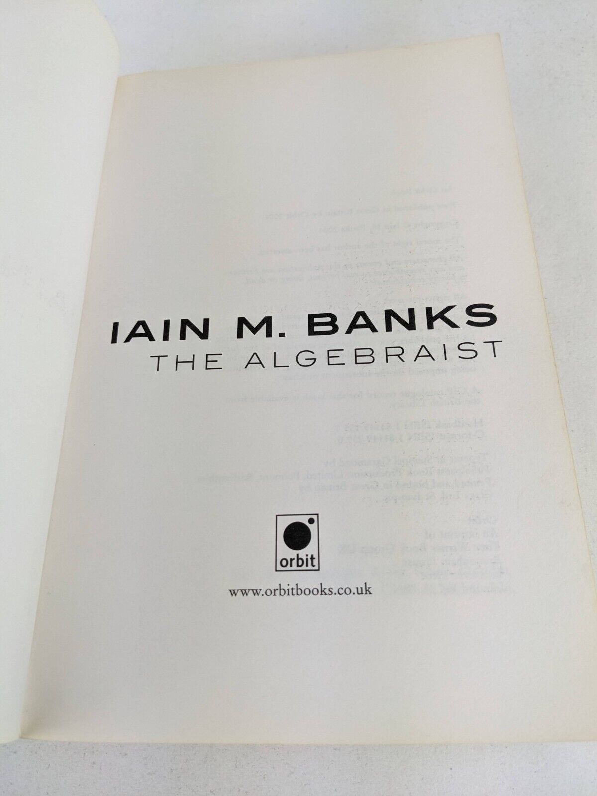 The Algebraist by Iain M. Banks 2004 (Ex-library book)