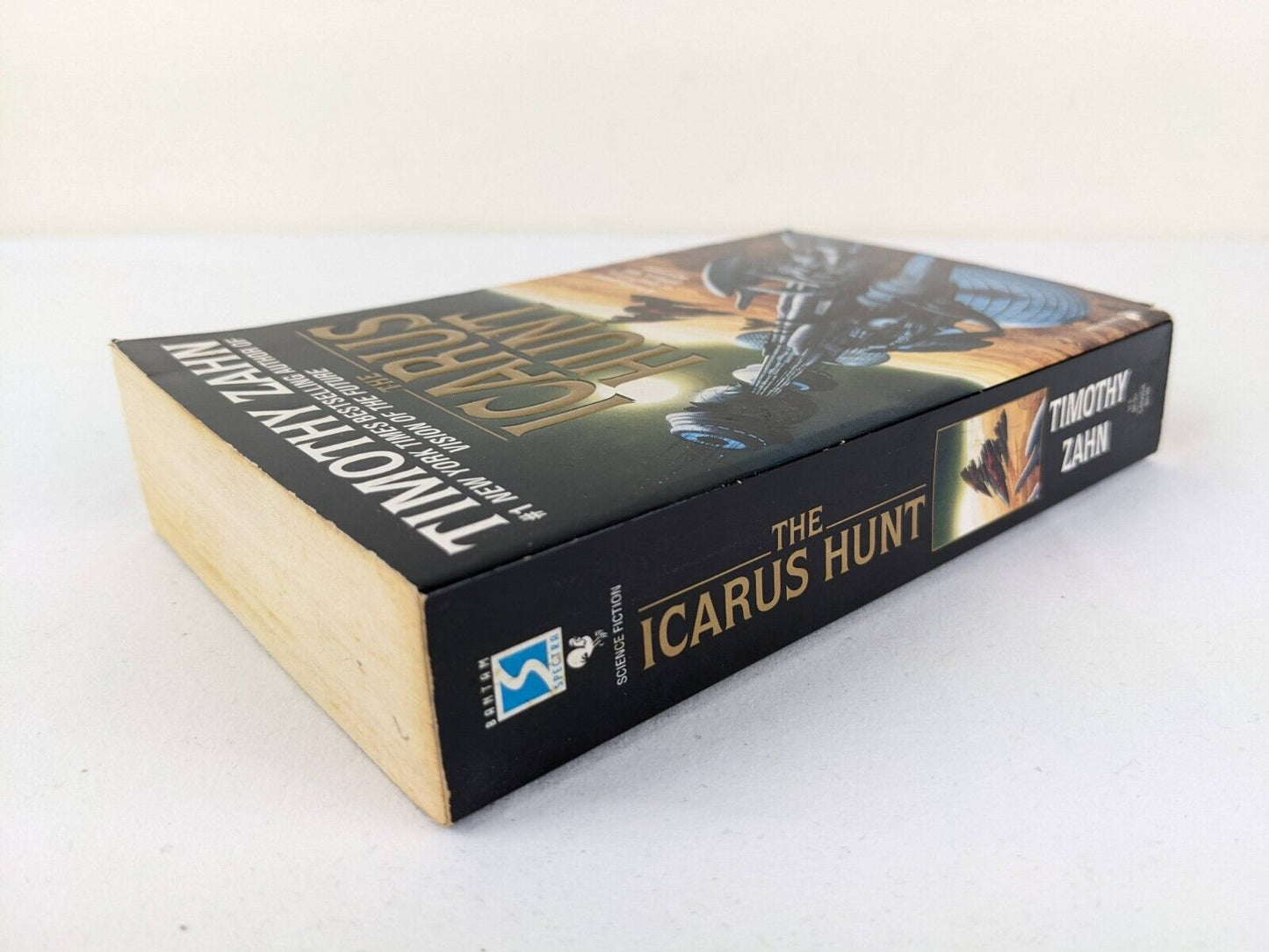 Icarus hunt by Timothy Zahn 2000