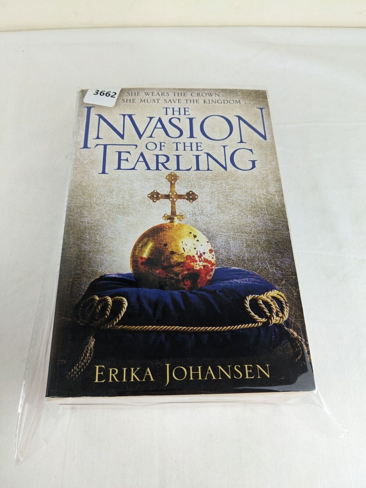 The Queen of the Tearling & Invasion of Tearling by Erika Johansen 2014