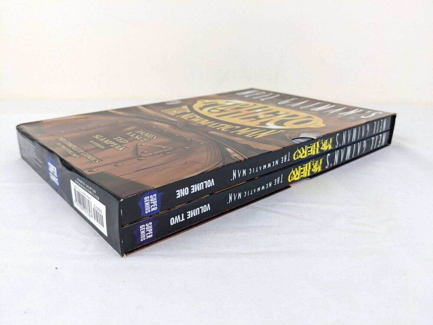 neil Gaiman - Mr. Hero the newmatic man complete comics in two volumes box set