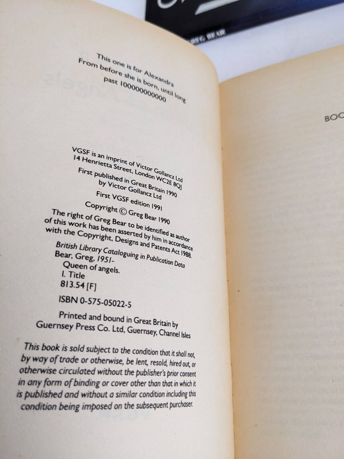 Queen of angels & Heads (Illustrated) by Greg Bear 1991 Queen of Angels