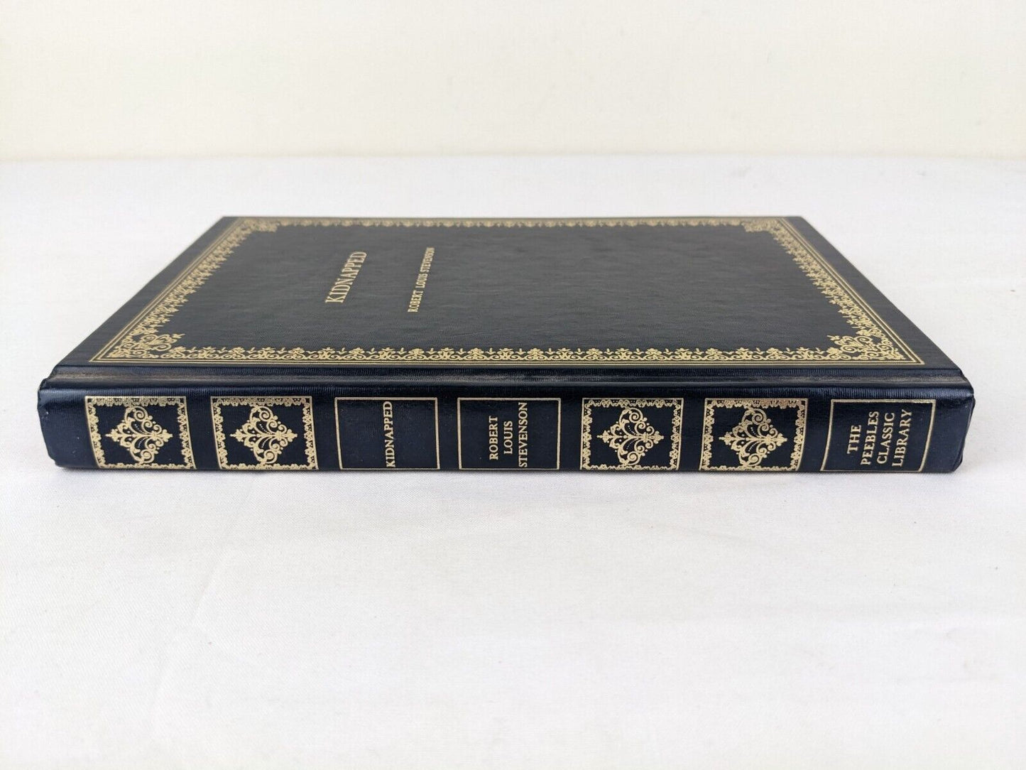Kidnapped by Robert Louis Stevenson - Peebles classic library Vintage hardcover