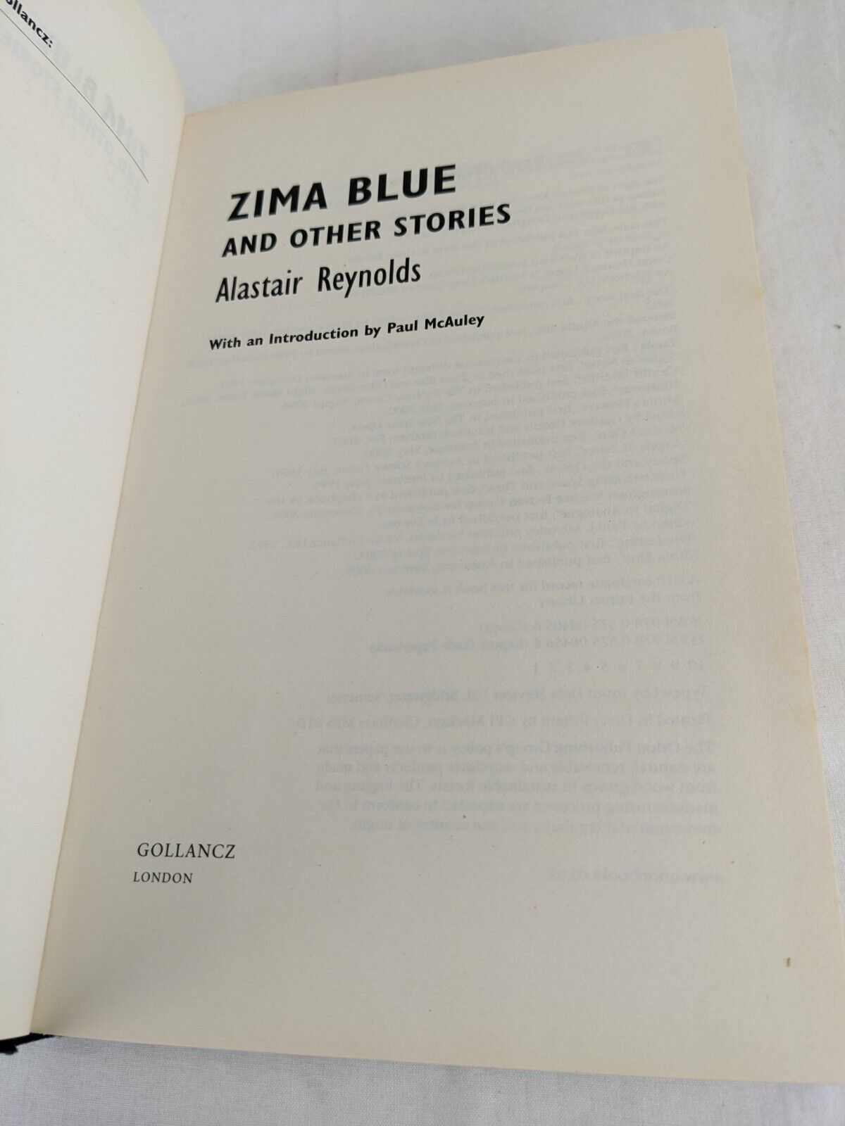 Zima Blue and Other Stories by Alastair Reynolds 2009 Hardcover