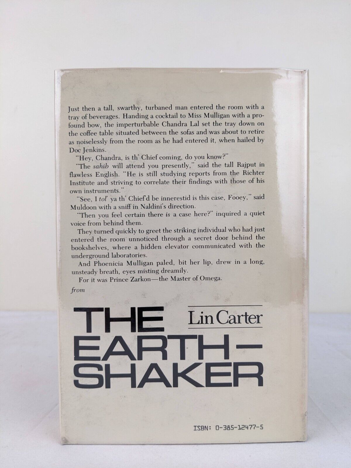 The Earth-shaker by Lin Carter 1982 First Edition Hardcover Zarkon