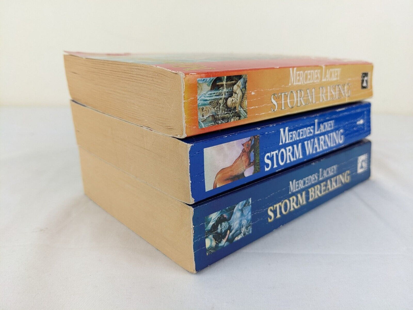 Storm rising, storm warning storm breaking - Mercedes Lackey 1995 - Valdemar