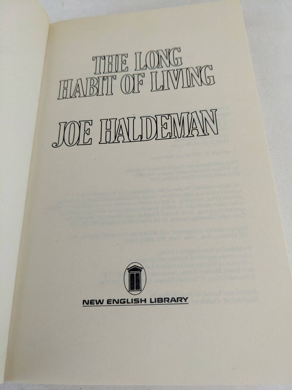 The long habit of living by Joe Haldeman 1989