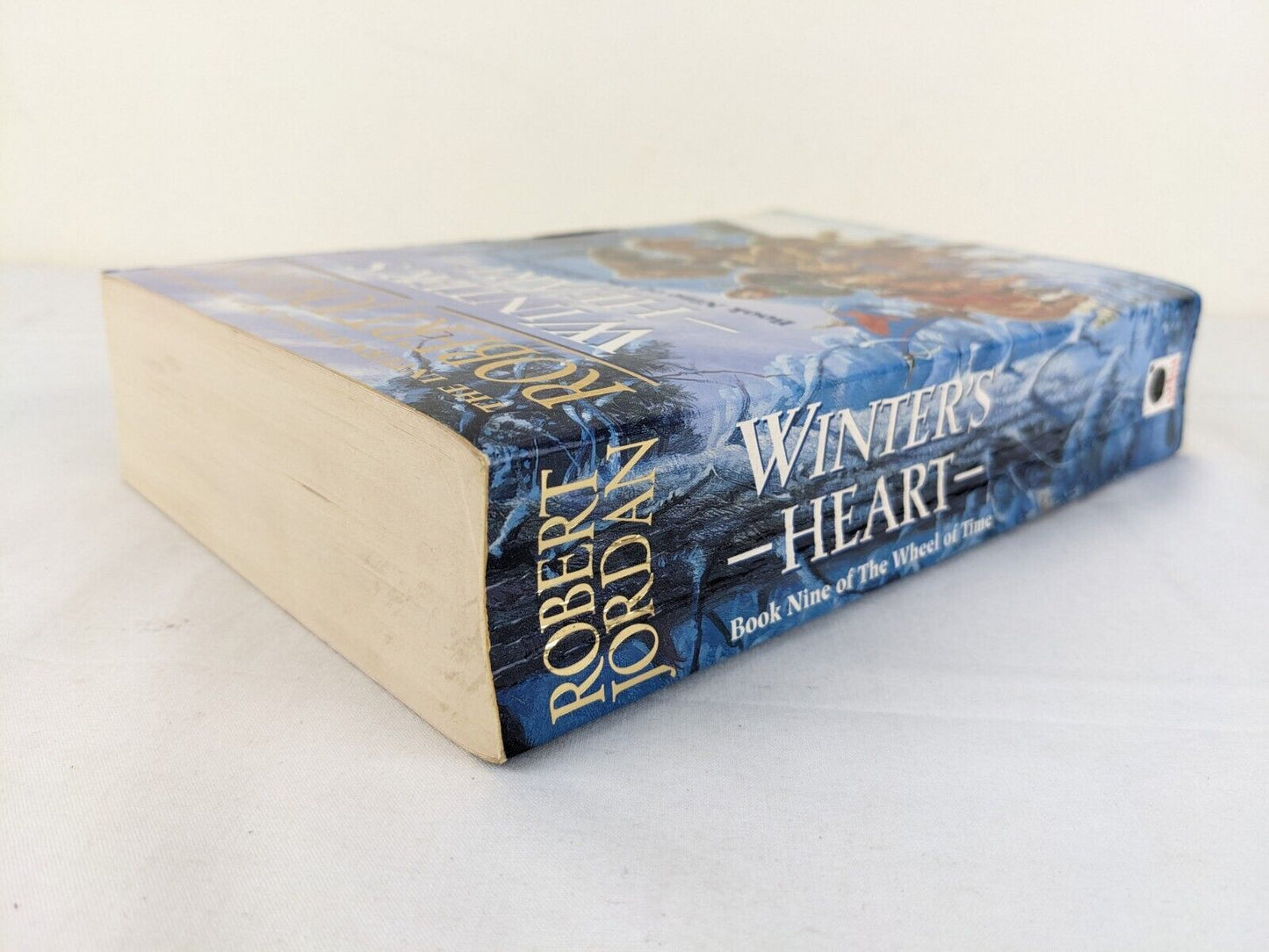 Winter's heart by Robert Jordan large Paperback wheel of time book 9 - 2000