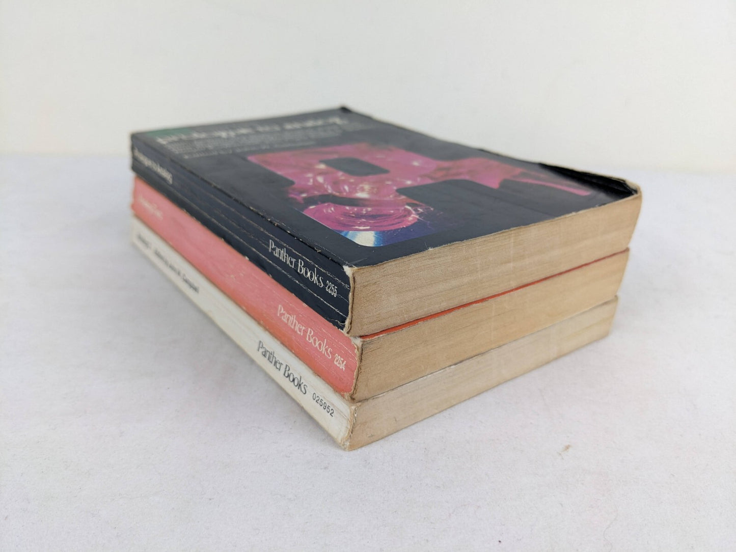 5561167